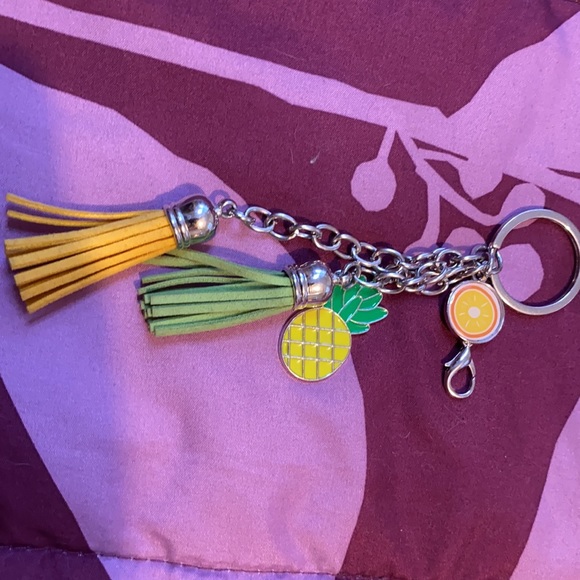 Pineapple - Picture 2 of 2